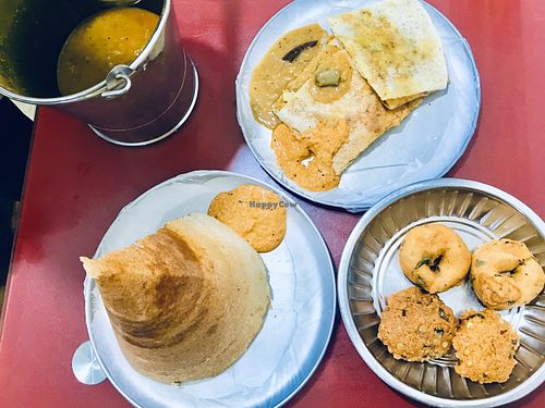 Paper dosa & Masala dosa with curry & chutney + snacks. at Shri Bhawan Dosa in Kandy