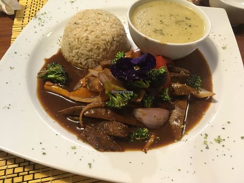 Saltado at Vida Vegan Bistro in Cusco