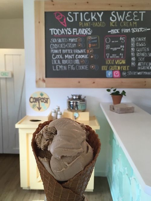 Maple ice cream  at Sticky Sweet in Portland