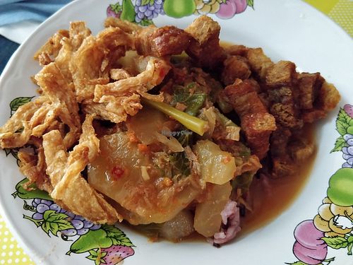 Buffet selection at Ranahat Je Vegan Restaurant in Ayutthaya