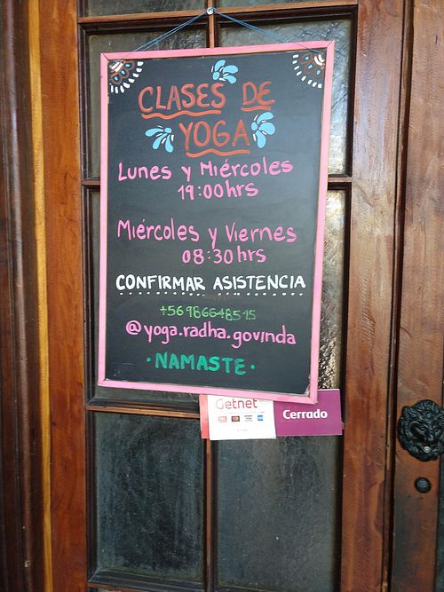 Sign on door at Govinda's - Diego Portales in Santiago