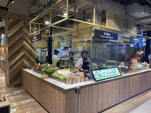 nuevo puesto de comida en el centro comercial. at Yo Vegan in Phuket