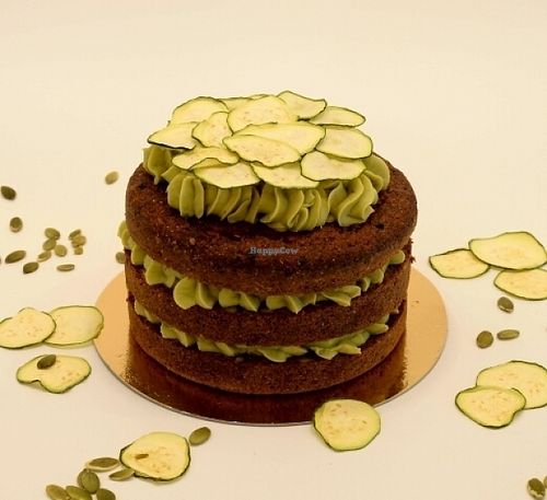 Green Matcha and avocado cake at Frolis in Barcelona