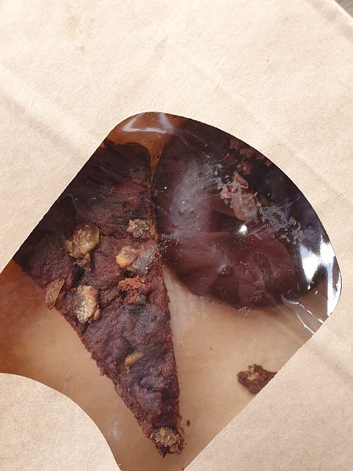 Brownie and donut to take away at Knol & Kool Bistro & Superet in Ghent
