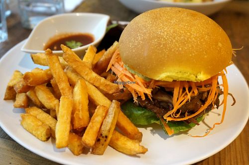 Green Burger (fall menu 2017) at Hope in Paris