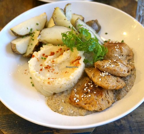Escalope de soja marinée, purée de céleri at Hope in Paris