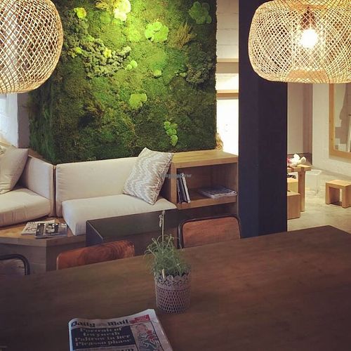 Nice and modern interior with moss-wall. Fits the upcoming neighborhood perfectly. 
(Photo: Simple's Facebook-page) at Simple - Smart Food Bar in Mallorca