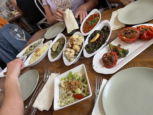 Diverse warme gerechten  at Yalla Yalla Foodbar in Den Bosch