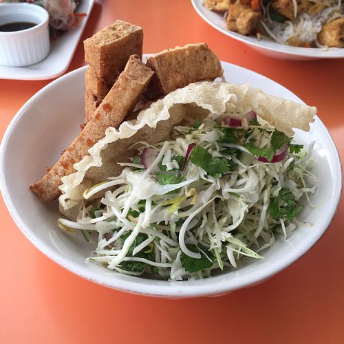 tofu salad at Viki Cafe in Auckland