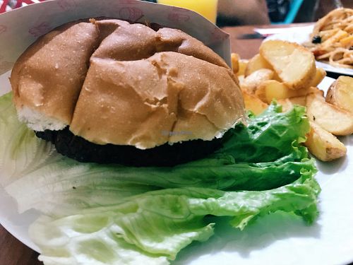 Vegan Cheeseburger  at Feslegen Butik in Izmit