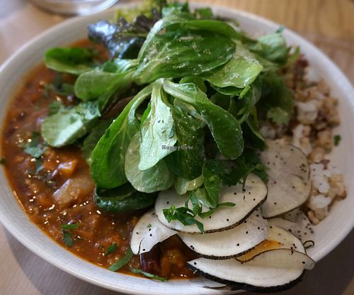 chili sin carne (plate of the day) at apeti in Paris