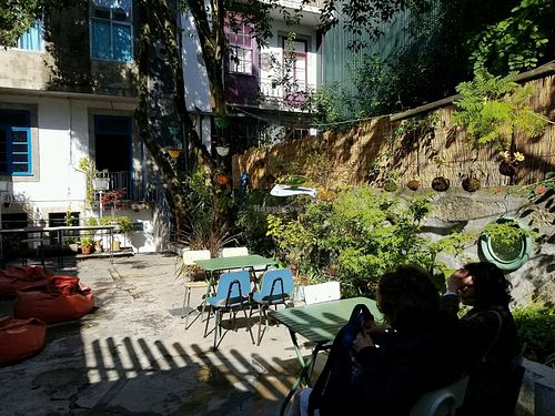 garden patio at Pandora Patio Cafe in Porto