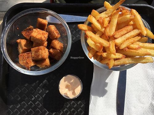 Tofu nuggets, fries and vegenaise at Vega'Sun in Golfe-juan