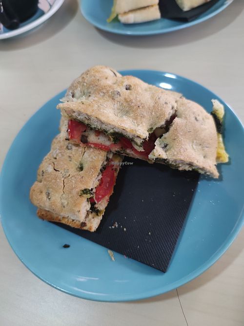 Tomate y oliva at Mimimi in Granada