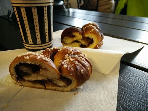 Today Svarte Veggen had these vegan cinnamon buns!   at Svarte Veggen in Ystad