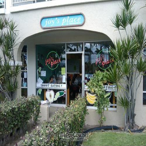 outside view at Joy's Place in Kihei