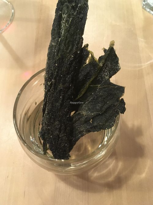 Kale chips at Cardamomo Cucina Vegana in Arona