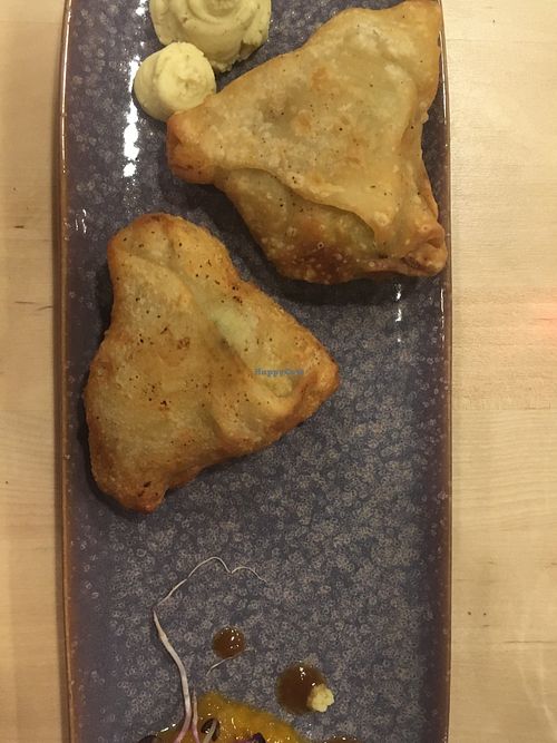 Samosas at Cardamomo Cucina Vegana in Arona