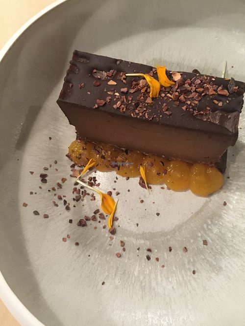 Raw Sachertorte at Cardamomo Cucina Vegana in Arona