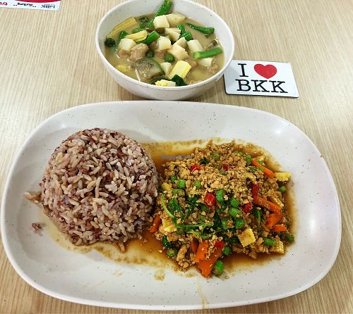 Green curry set at Khun Churn - MBK in Bangkok