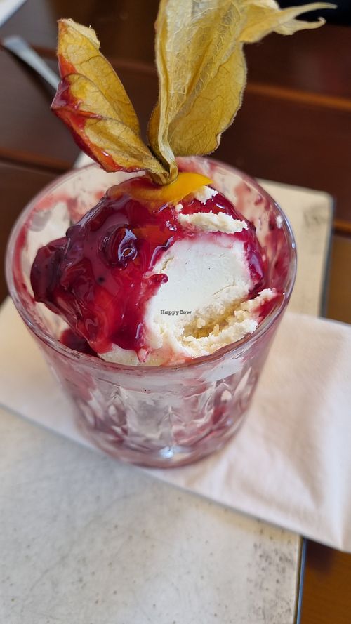 White chocolate mousse, more a buttery solid consistence though ;) at SIGGIS v/gan dine & co. in Munich