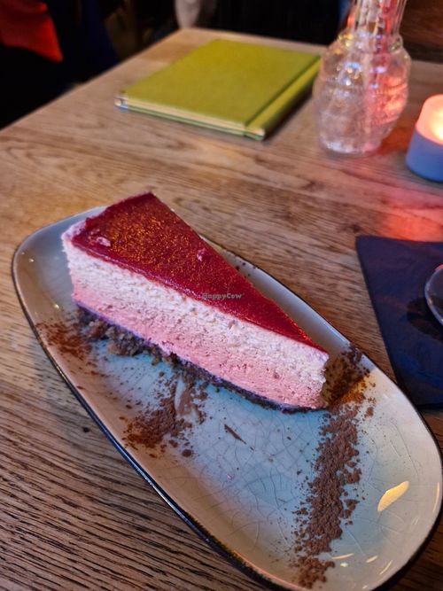 Raspberry cream cake at SIGGIS v/gan dine & co. in Munich