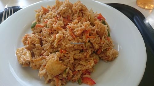 Tofu & vegetable rice box with satay sauce at Box Thai in Annecy