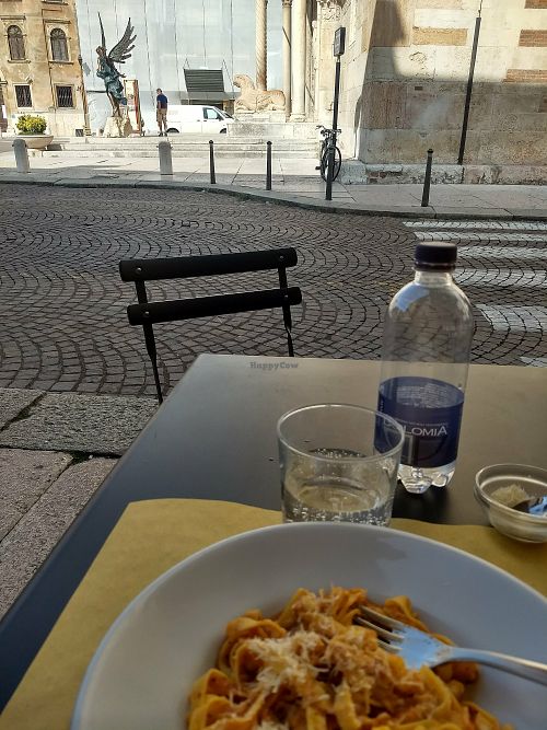 Pasta and view on the Duomo at El Cuciar in Verona