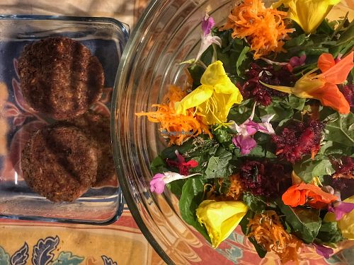 Salad and veggie burgers at Quinta das Aguias in Paredes De Coura