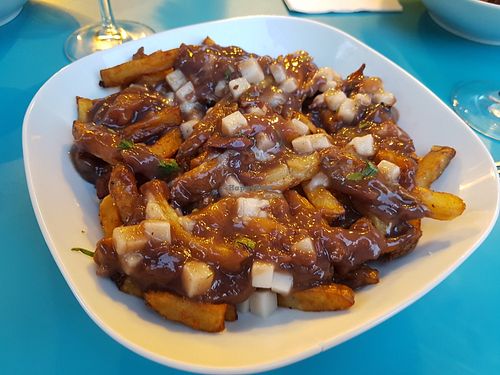 Vegan poutine La Bordelaise at Au Nouveau Monde in Bordeaux