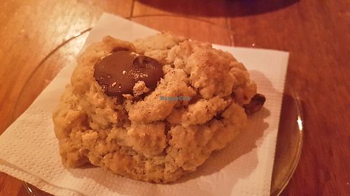 Vegan cookie at Au Nouveau Monde in Bordeaux