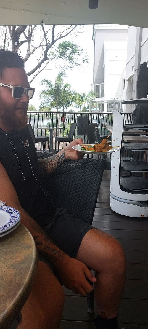 The robot brings the foood!!!!! at Siam Purity in Broadbeach