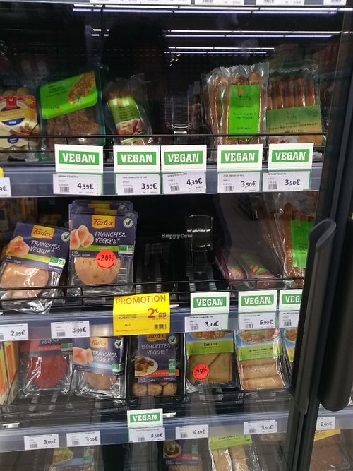 Vegan "meats" at natureO in Chanteloup-en-brie