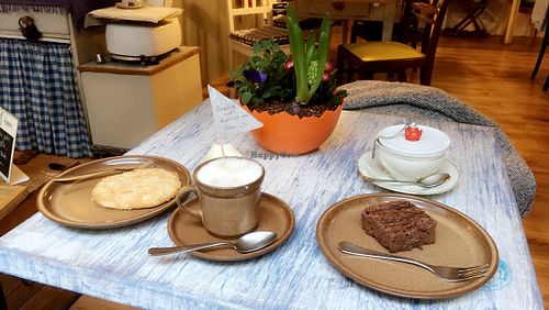 cookie, coffee, brownie and tea  at Belly Button Food in Braunschweig