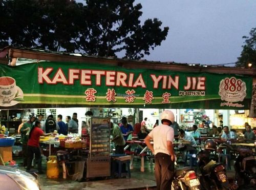 hawker center at Tambun Vegetarian Stall in Simpang Ampat