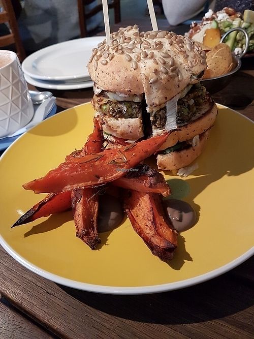vegan burger at Coffee Whole in Berkeley Vale