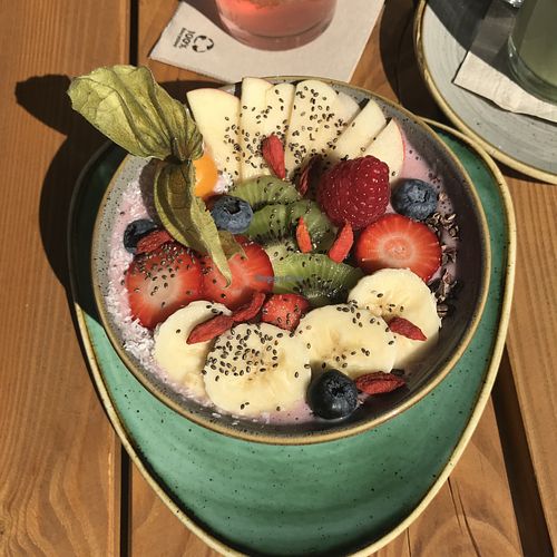 Smoothie bowl gluten free  at Green Leaf Cafe in Erding