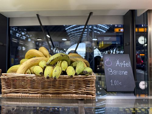 fruit #Veganuary at Mr Clou - Hauptbahnhof in Frankfurt
