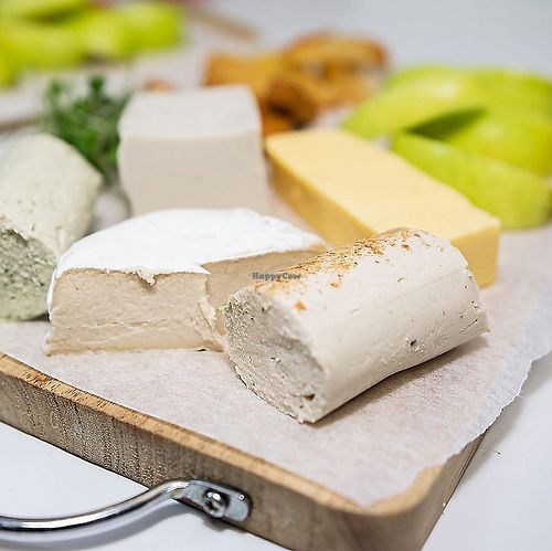 Cheeze Board
Smoked Chevre, Camembert, Cheddar and Mozarella at Green & Vegan - Pop-Up in Cape Town
