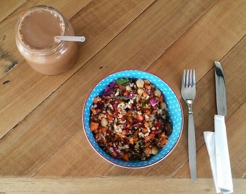 bounty smoothie and salad at Yummy Goodness in Nundah