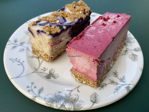 Blueberry vanilla and raspberry cheesecake    at Oslo Raw - Adamstuen Torg in Oslo
