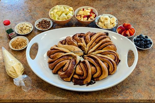 Cinnamon Wreath, toppings on the side at Cinnaholic in Meridian