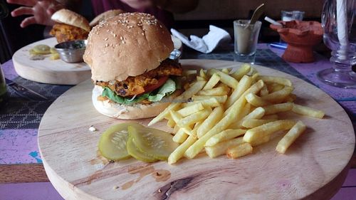 vegan burger at Y Not in Penang