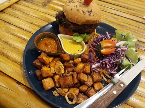 Burger at Pure Vegan Heaven in Koh Phangan