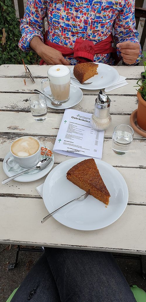 Karottenkuchen vegan at Veganistro in Miesbach