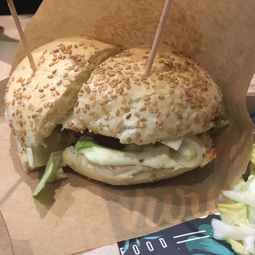 hamburguesa aloha at Khambú Quart in Valencia