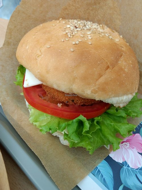 Hawaii burger at Khambú Quart in Valencia