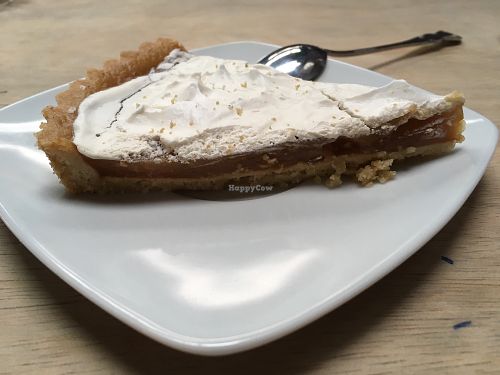 vegan lemon pie at Flora in Quito