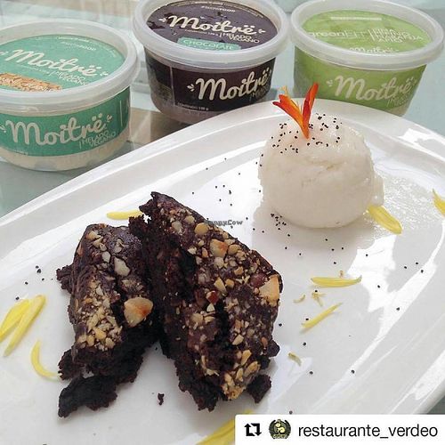 Vegan Brownie and guanaba vegan icecream at Verdeo  at Moitre Helado Vegano in Medellin