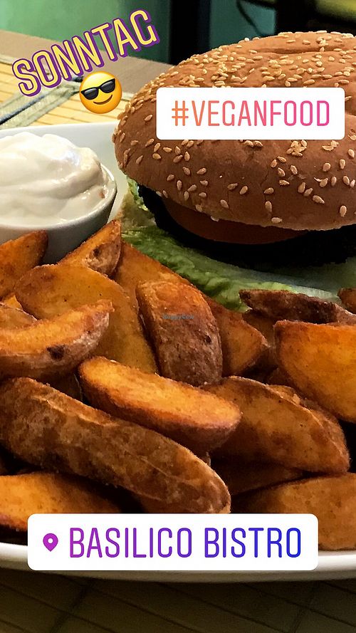 Hamburger (Bratling aus Spinat, Potato Wedges,Vegan-Mayo) at Basilico Bistro in Wesel